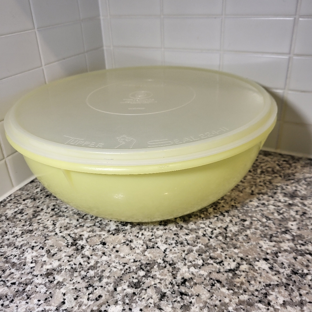 Vintage Tupperware Large Fix N Mix YELLOW Bowl #274 w/ Sheer Lid #224